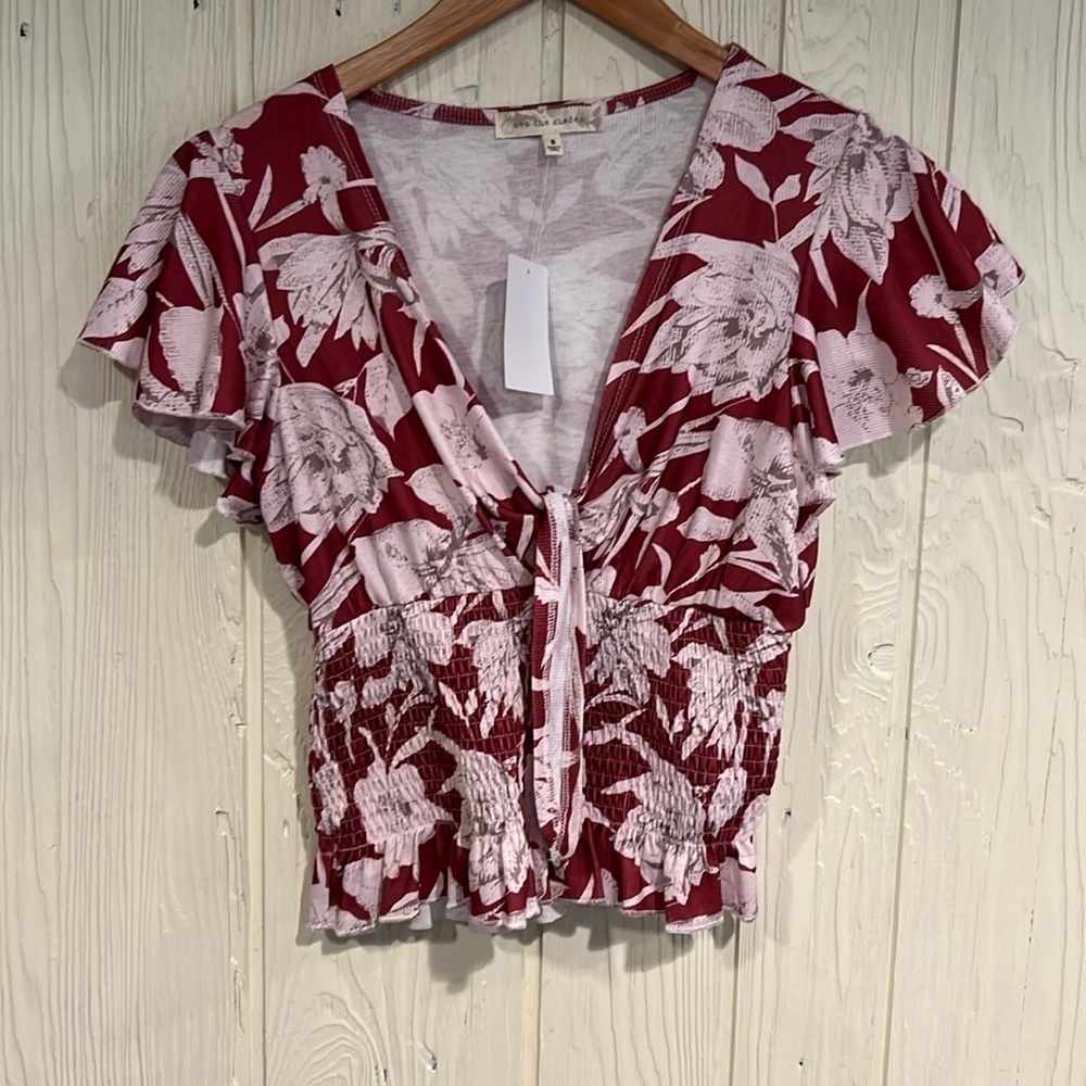 SEE THE SHADES Top with Tie at Breast Flutter Cap Sleeves Elastic Size Small NWT